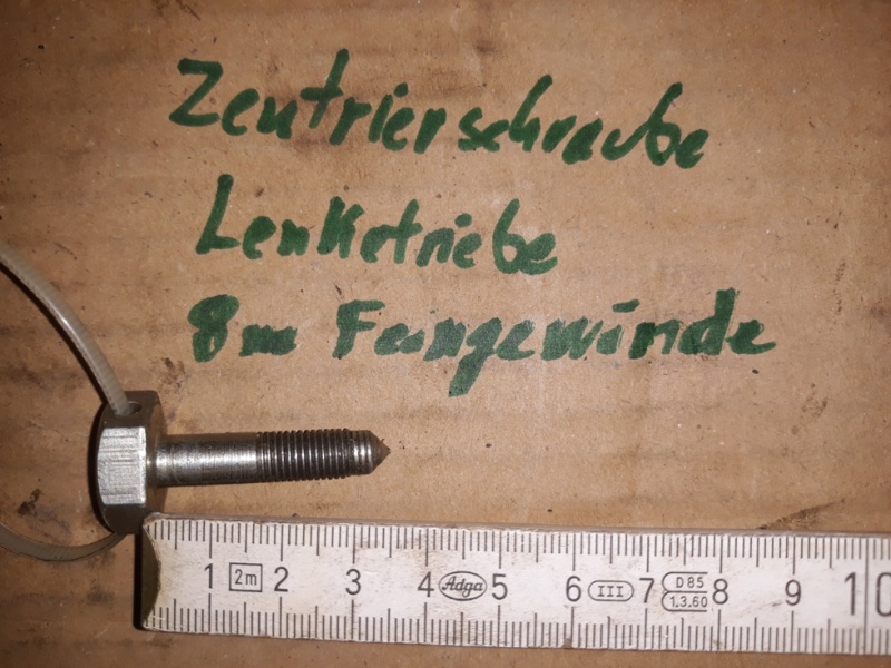 Datei:Mittelstellung Lenkgetriebe Schraube kleiner.jpg