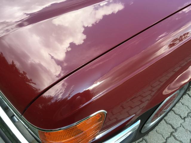 Mercedes W 116 rot Kotfl. vl