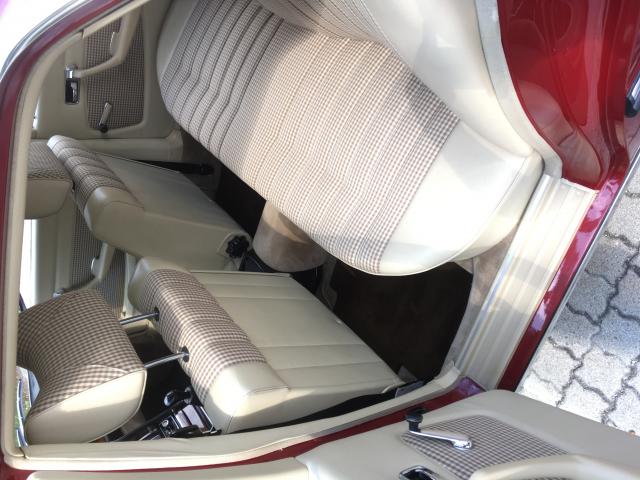 Mercedes W116 rot Einstieg hl