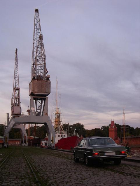 Hafen, alte Krane, Feuerschiff, 280 CE