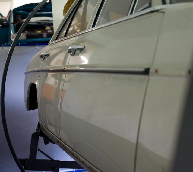 Kleine Dellen in der hinteren rechten Tür