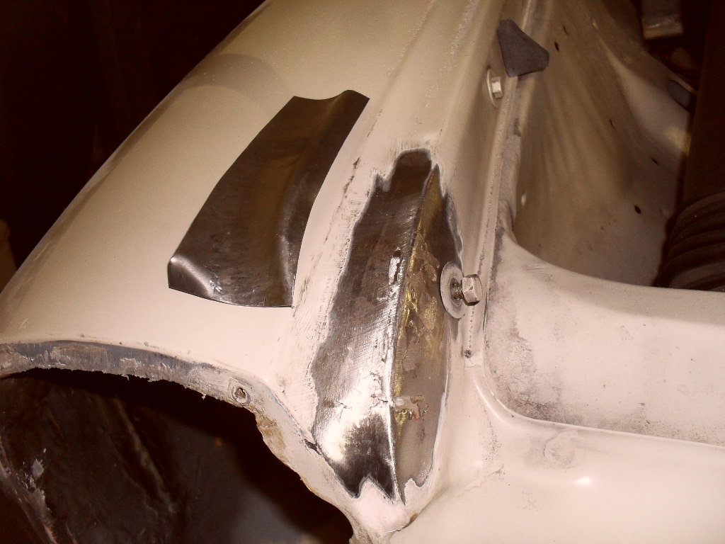 Neues Blech gedengelt für Roststelle am Kotflügel