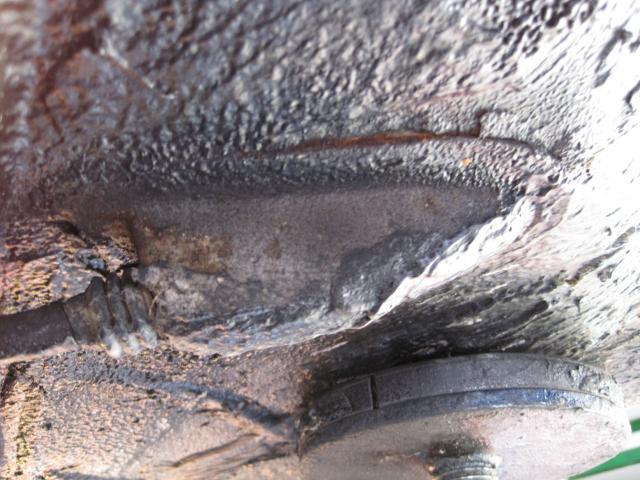 Die Arbeit vom Mechaniker, einfach bissl Teer drüber, sieht schon keiner