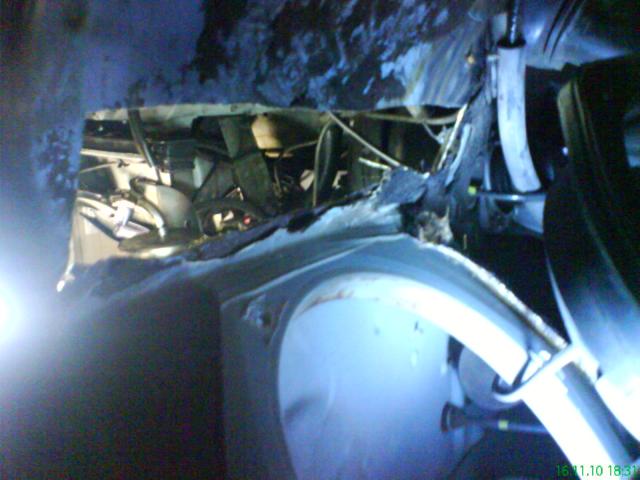 nicht im Wasserkasten war der Rost sondern direkt unter den Ablauflöchern unter der Dämmmatte!